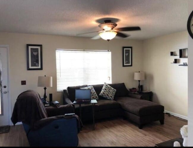 Primary Photo - 522 Capri K