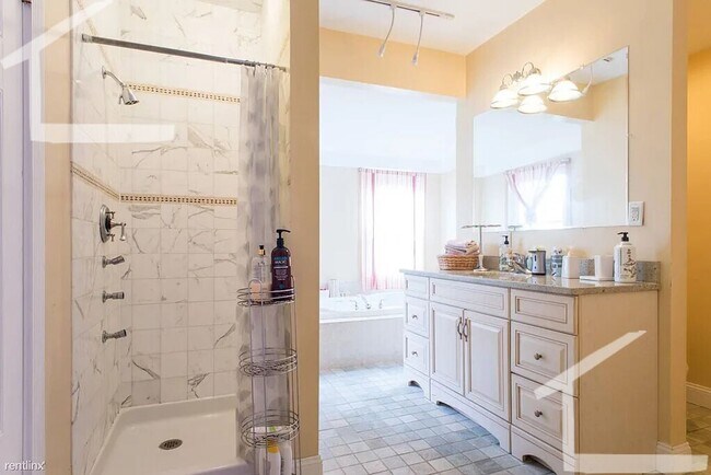 Building Photo - BROKER FEE PAID BY OWNER!!! Five bed Three Bath in lower Allston.....