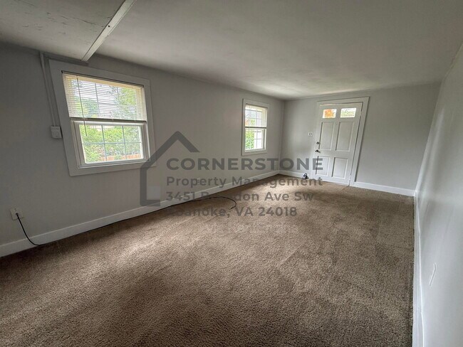 Building Photo - 509 King George Ave SW