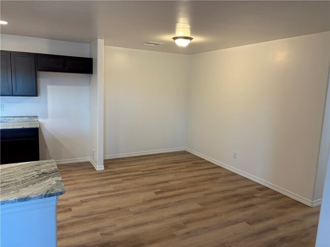 Building Photo - 901 E Berk Ave