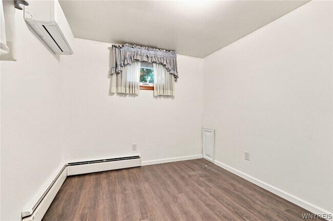 Building Photo - 53 Hartford Rd