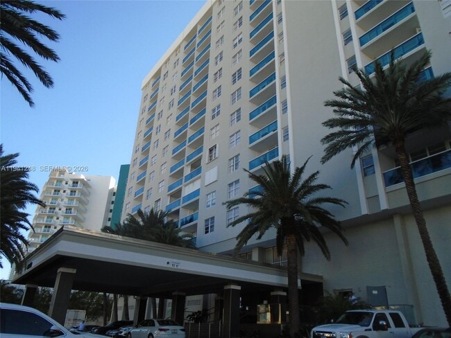 Building Photo - 6770 Indian Creek Dr