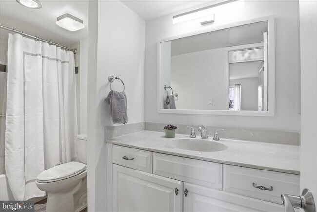 Building Photo - 8340 Greensboro Dr