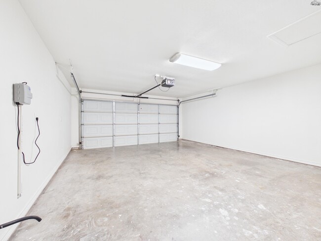 Building Photo - 5213 Air Force Dr