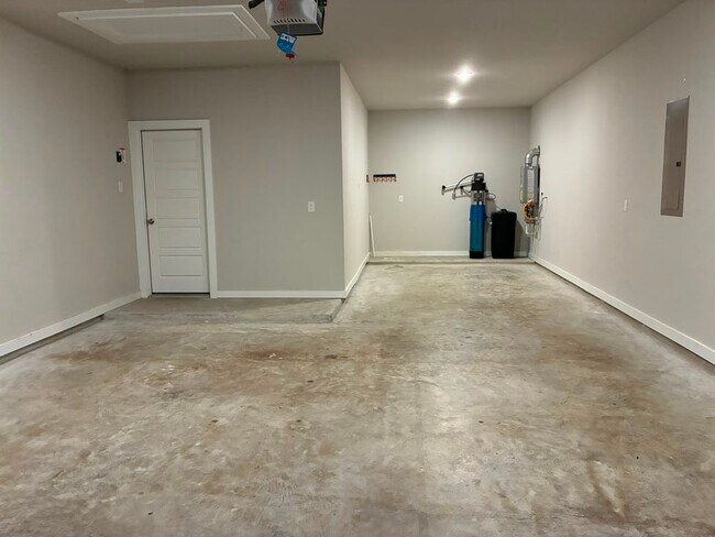 Building Photo - 18218 Bluebird Br Ln