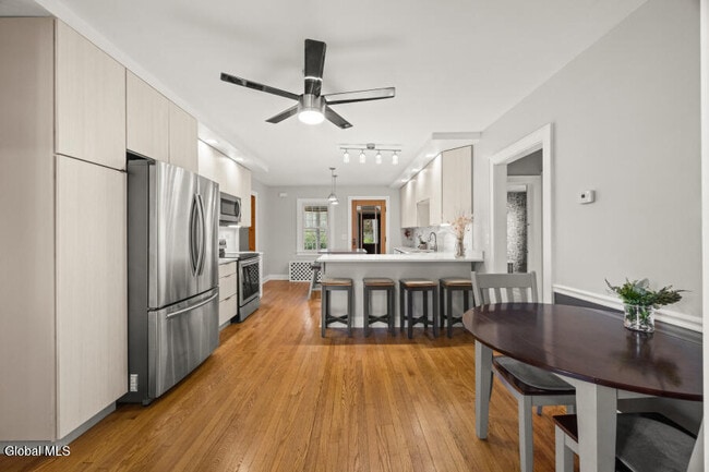 Building Photo - 2415 W Old State Rd