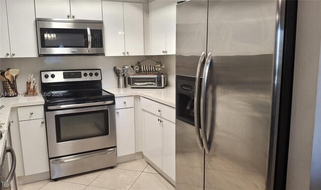 Building Photo - 9015 SW 125th Ave