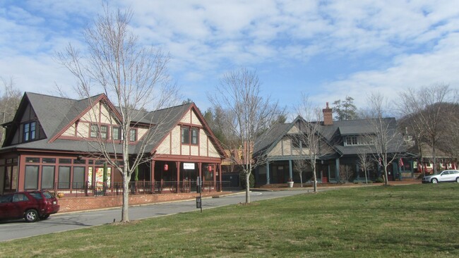 Building Photo - Apartment Rental in Cheshire Village