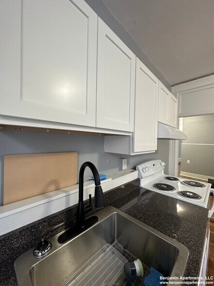 Building Photo - 881 Huntington Ave