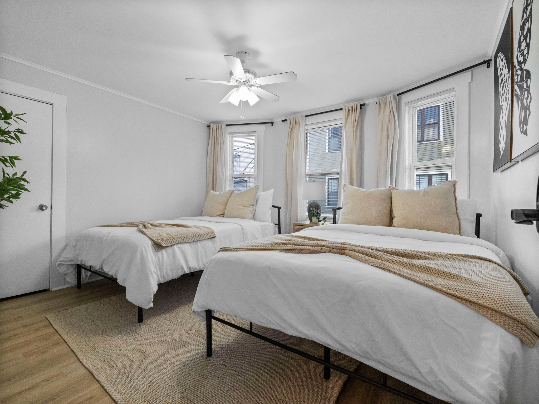 Building Photo - 168 School St