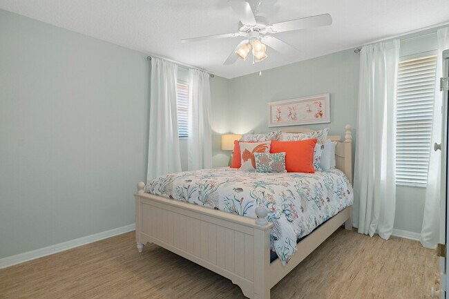 Building Photo - 4 Waterside St