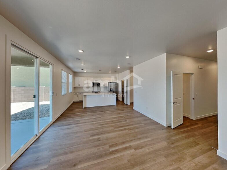 Building Photo - 6485 E Paseo Baranda