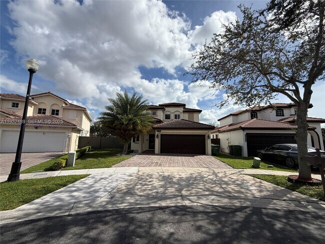 Building Photo - 107 SE 22nd Terrace