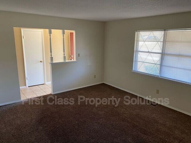 Building Photo - 6300 N Wildewood Dr