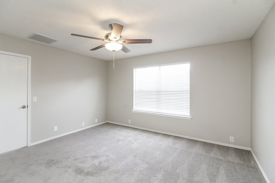 Building Photo - 823 Sage Meadow Dr