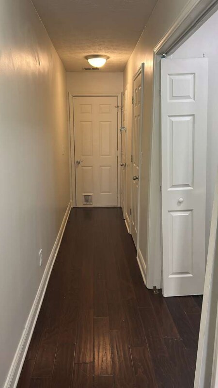 Building Photo - 805 Georgian Hills Dr