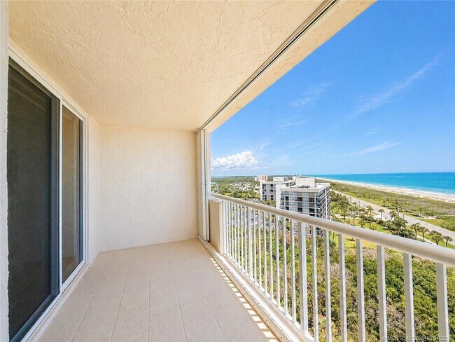 Building Photo - 5051 N Hwy A1A