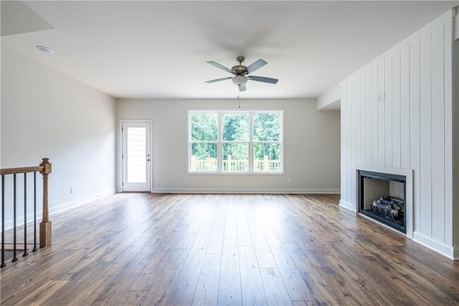 Building Photo - 1296 Ainsworth Alley