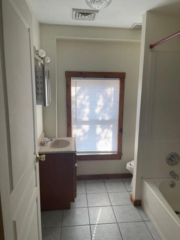 Primary Photo - 408 Upper