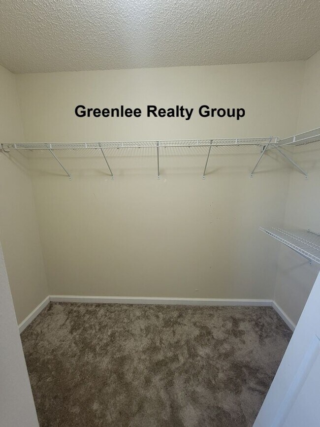 Building Photo - Beautiful 2 Bedroom / 2 Bathroom Waterfront End Unit in Heritage Lake (55+ Community)