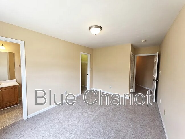 Building Photo - 650 Ganyard Farm Way