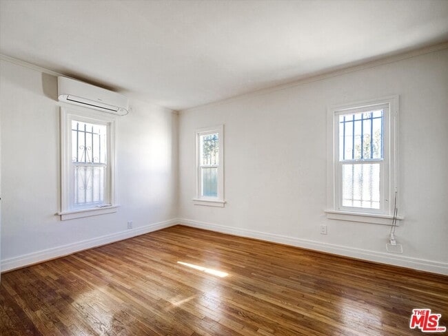 Building Photo - 243 N Berendo St