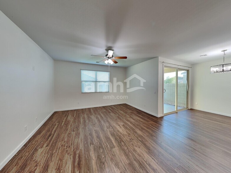 Building Photo - 7161 E Bobwhite Ct