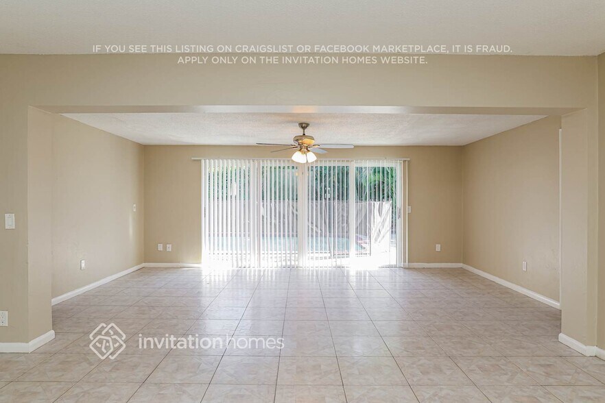 Building Photo - 250 SW 12th Ave