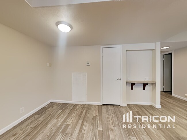 Building Photo - 3746 Terrace Dr