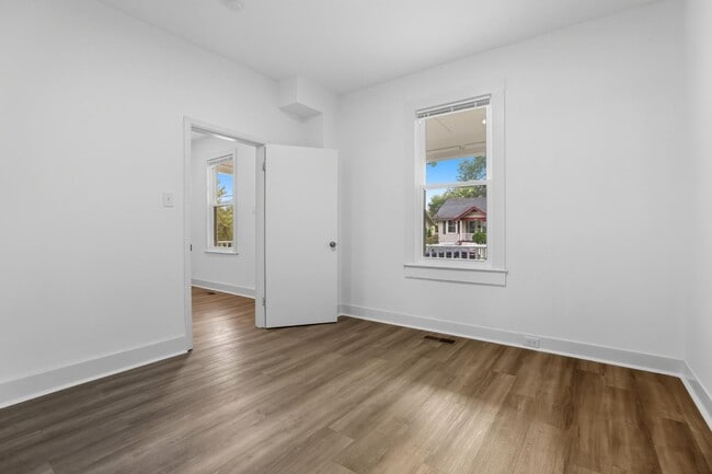 Building Photo - 3802 Parkwood St