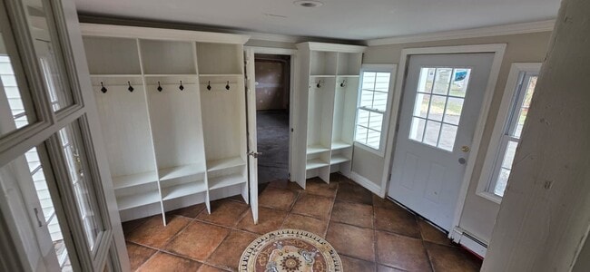 Building Photo - Single Family Home in Trumbull for Rent