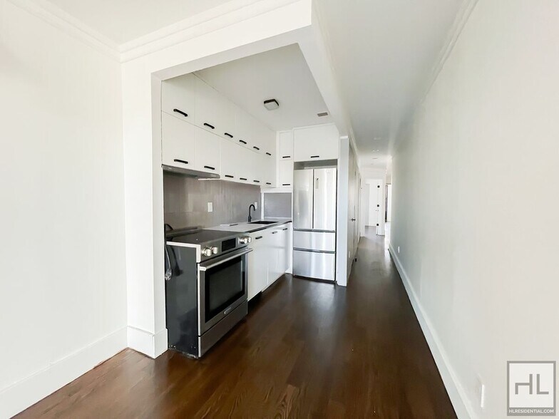 Building Photo - Carroll Gardens / 2-Bed 1-Bath / In-Unit Washer & Dryer