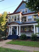 Building Photo - 94 Linden St