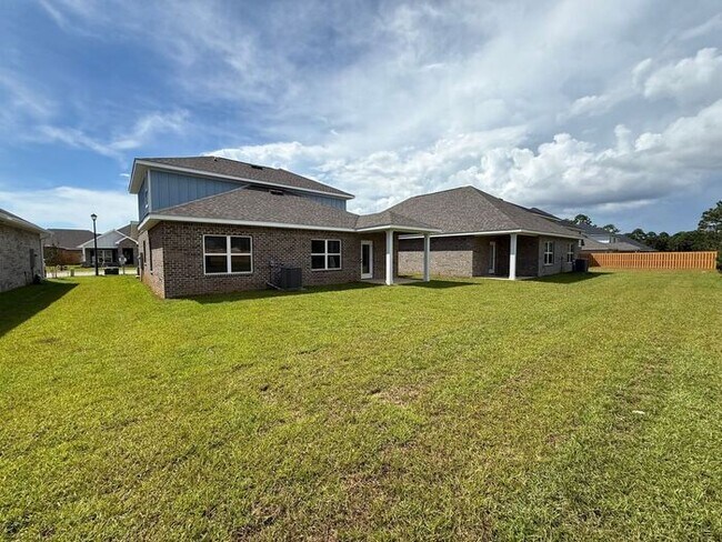 Building Photo - Gulf Breeze - Deer Ridge Crossing - 4 bedroom, 2.5 bathroom - New Construction