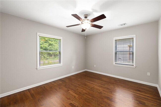 Building Photo - 1398 Deerwood Dr