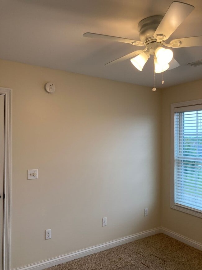 Building Photo - 108 Carriage Hills Ln