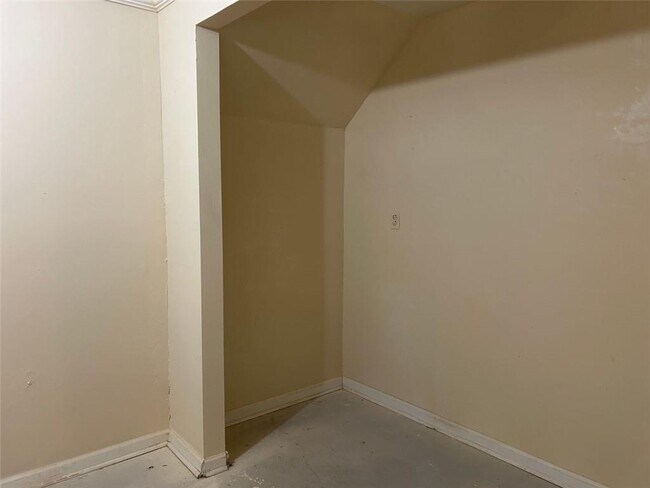 Building Photo - 1530 Oleander Dr SW