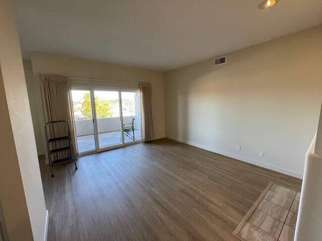 Building Photo - 1514 Caminito Aguar