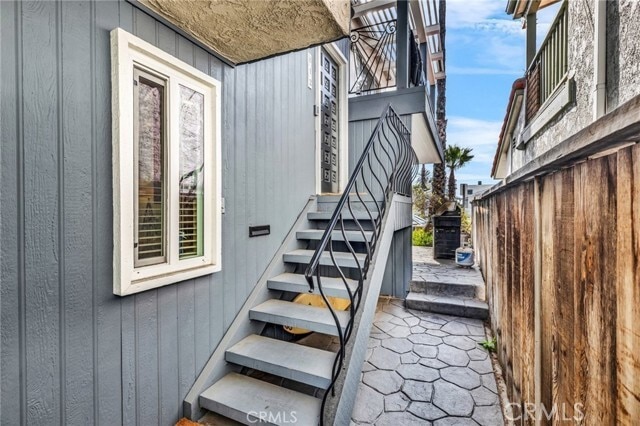 Building Photo - 812 W Balboa Blvd