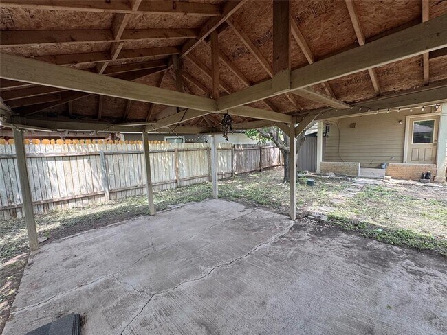 Building Photo - 3200 Crownover St