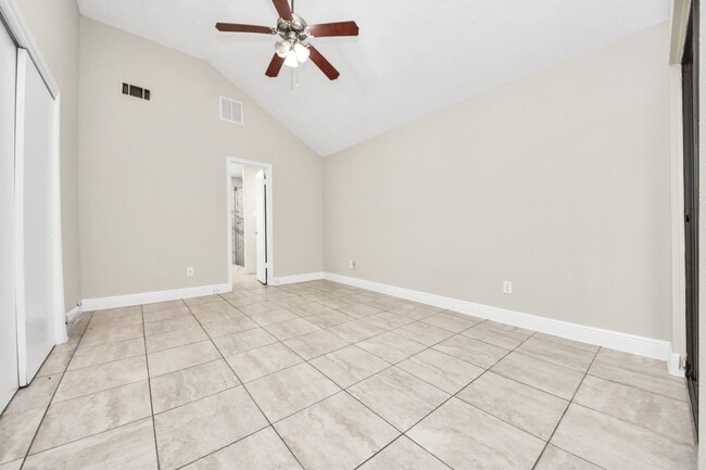 Building Photo - 5039 E Pagewick Dr