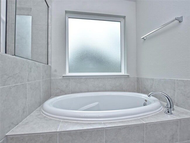 Building Photo - 20701 Boggy Ford Rd