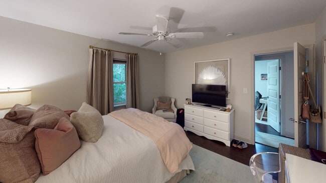 Building Photo - 1329 Mockingbird Ln