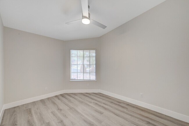 Building Photo - Remodeled Single Story, 4 Bedroom Home in Desert Shores