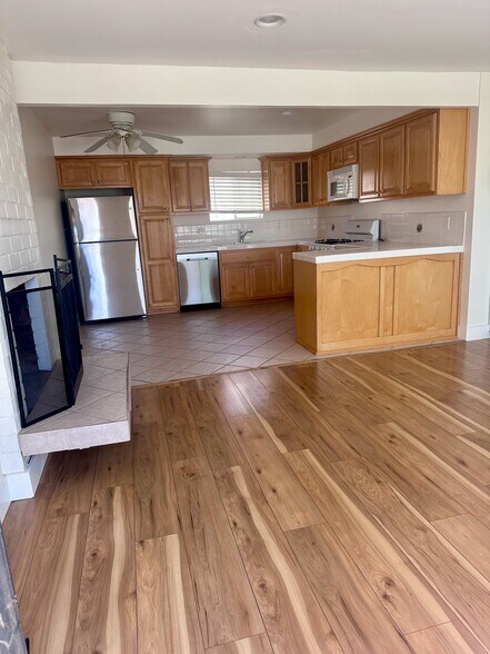 Building Photo - 2617 Rockefeller Ln