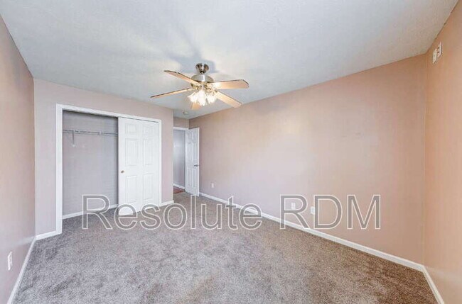 Building Photo - 2665 Foxbriar Pl