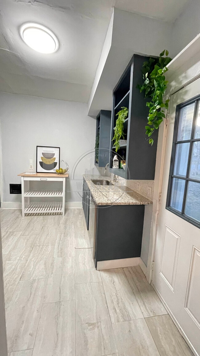 Building Photo - 1341 Meridian St