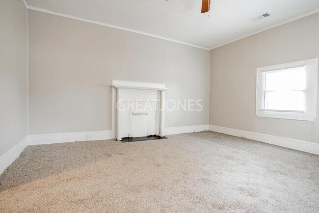 Building Photo - 4310 3rd Ave