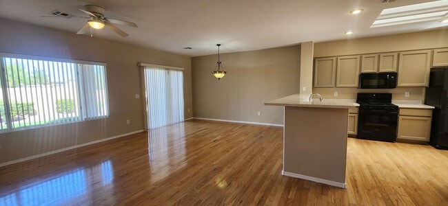 Building Photo - 2 bed 2 bath remodeled Franklin patio home in Sun City Anthem!