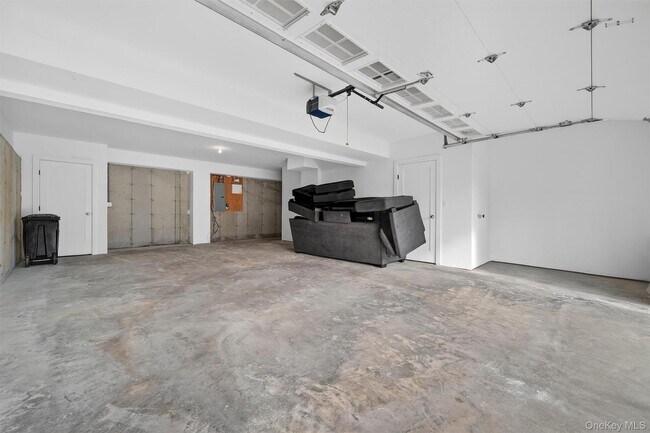 Building Photo - 2216 Crompond Rd